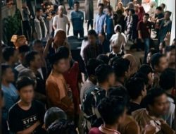 Gegara Minta Uang Damai Berkedok Penangkapan Kasus Judol, Dua Oknum Polisi Polsek Duduksampean Diamuk Warga